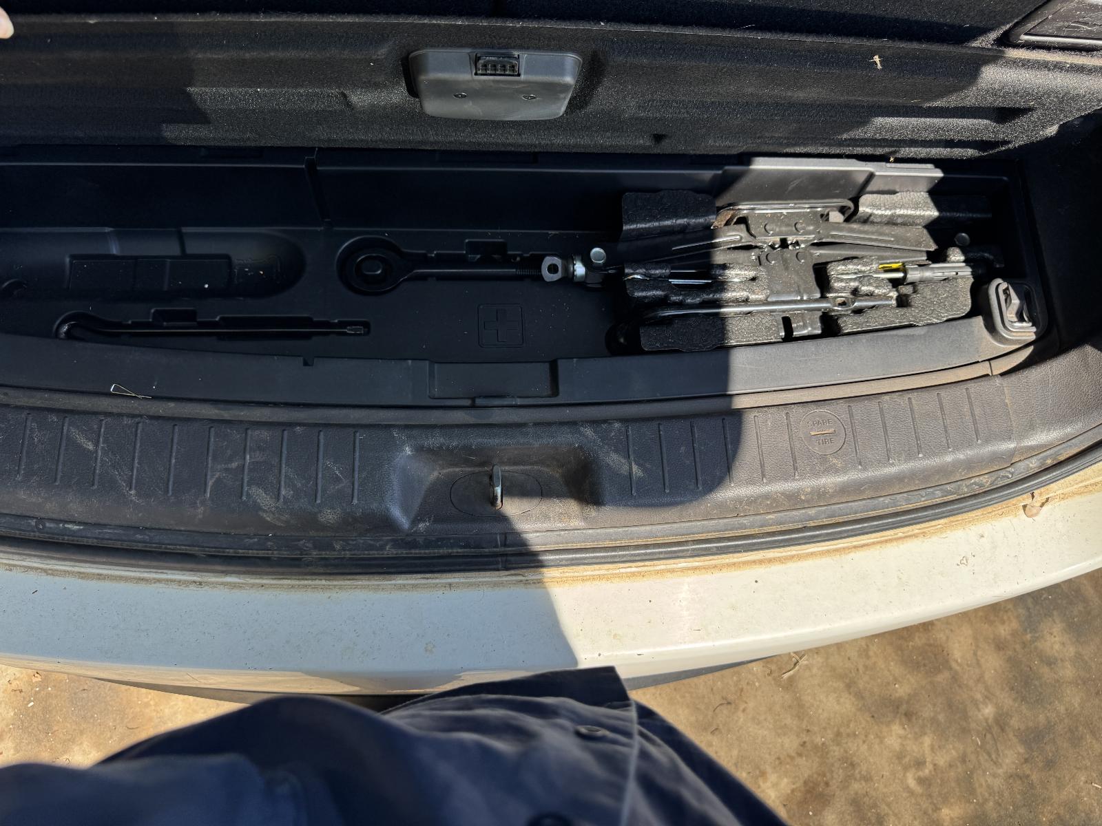 View HYUNDAI SANTA FE 2011 5 Door Station Wagon Breaking