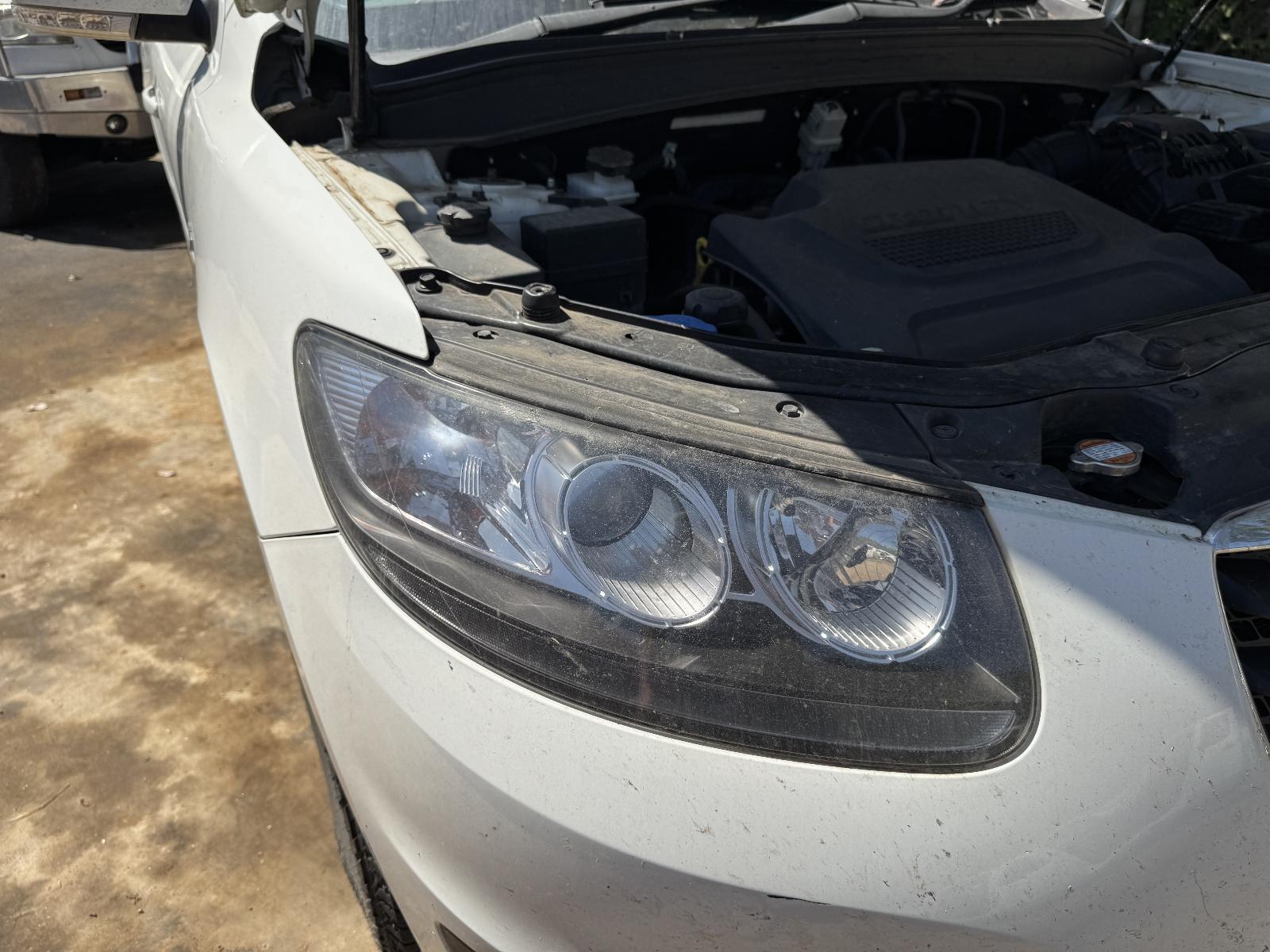 View HYUNDAI SANTA FE 2011 5 Door Station Wagon Breaking