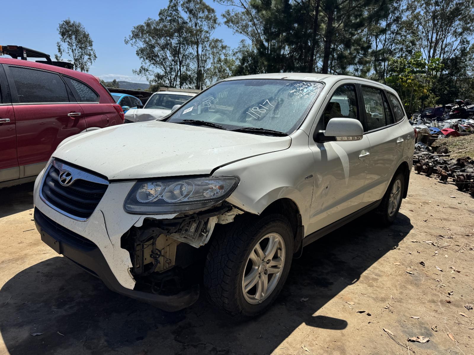 View HYUNDAI SANTA FE 2011 5 Door Station Wagon Breaking