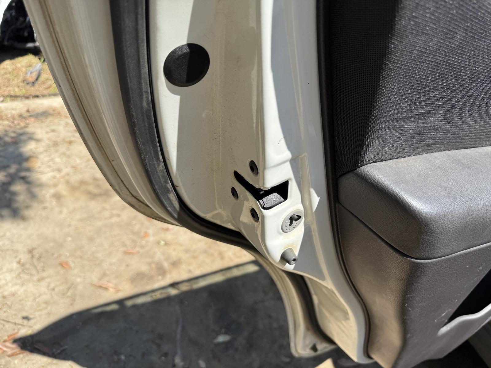 View HYUNDAI SANTA FE 2011 5 Door Station Wagon Breaking