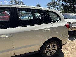 View HYUNDAI SANTA FE 2011 5 Door Station Wagon Breaking