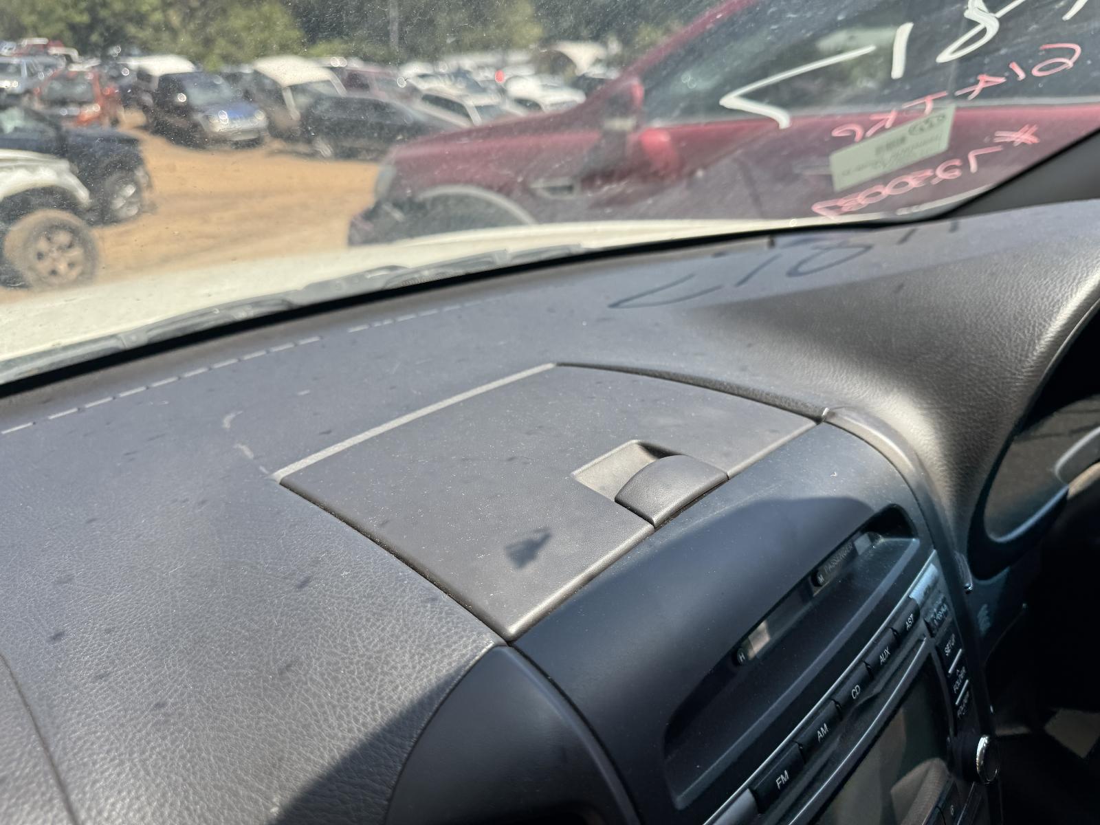 View HYUNDAI SANTA FE 2011 5 Door Station Wagon Breaking