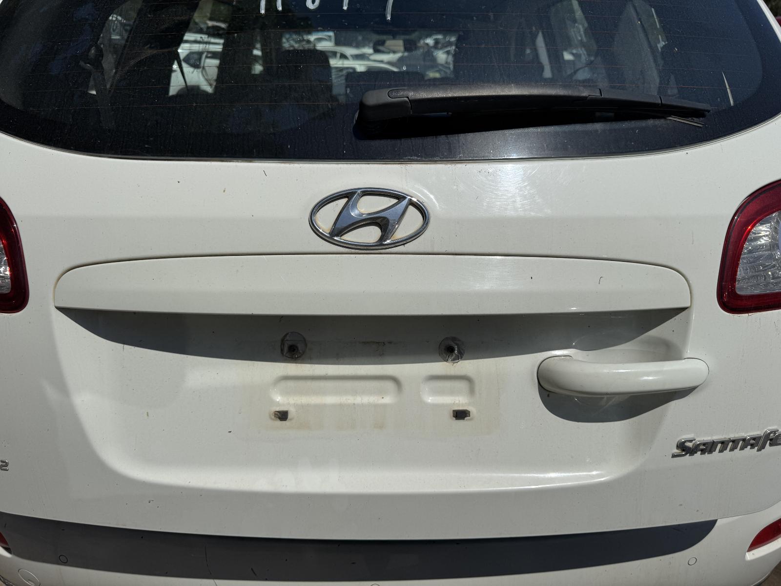 View HYUNDAI SANTA FE 2011 5 Door Station Wagon Breaking