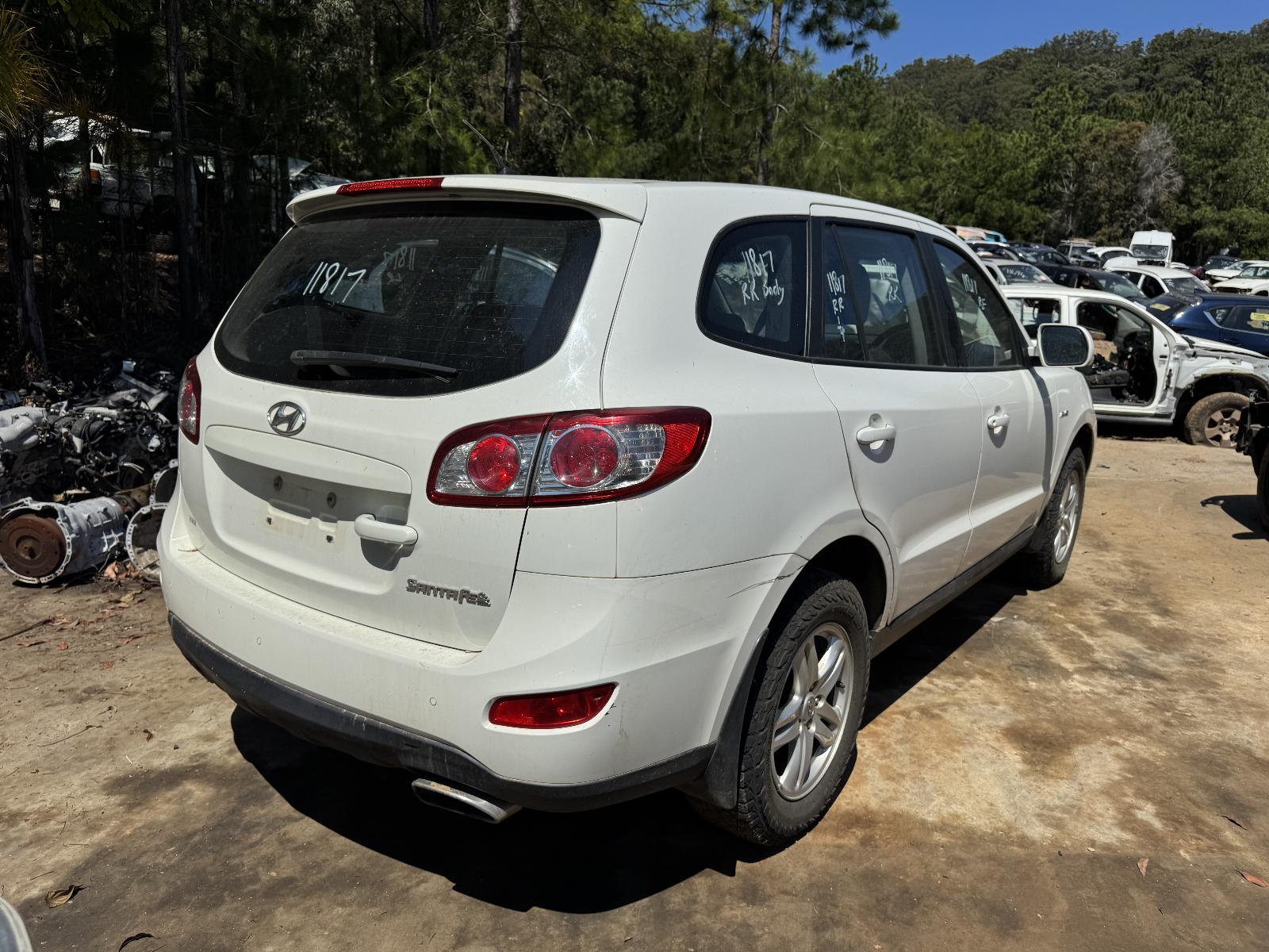 View HYUNDAI SANTA FE 2011 5 Door Station Wagon Breaking