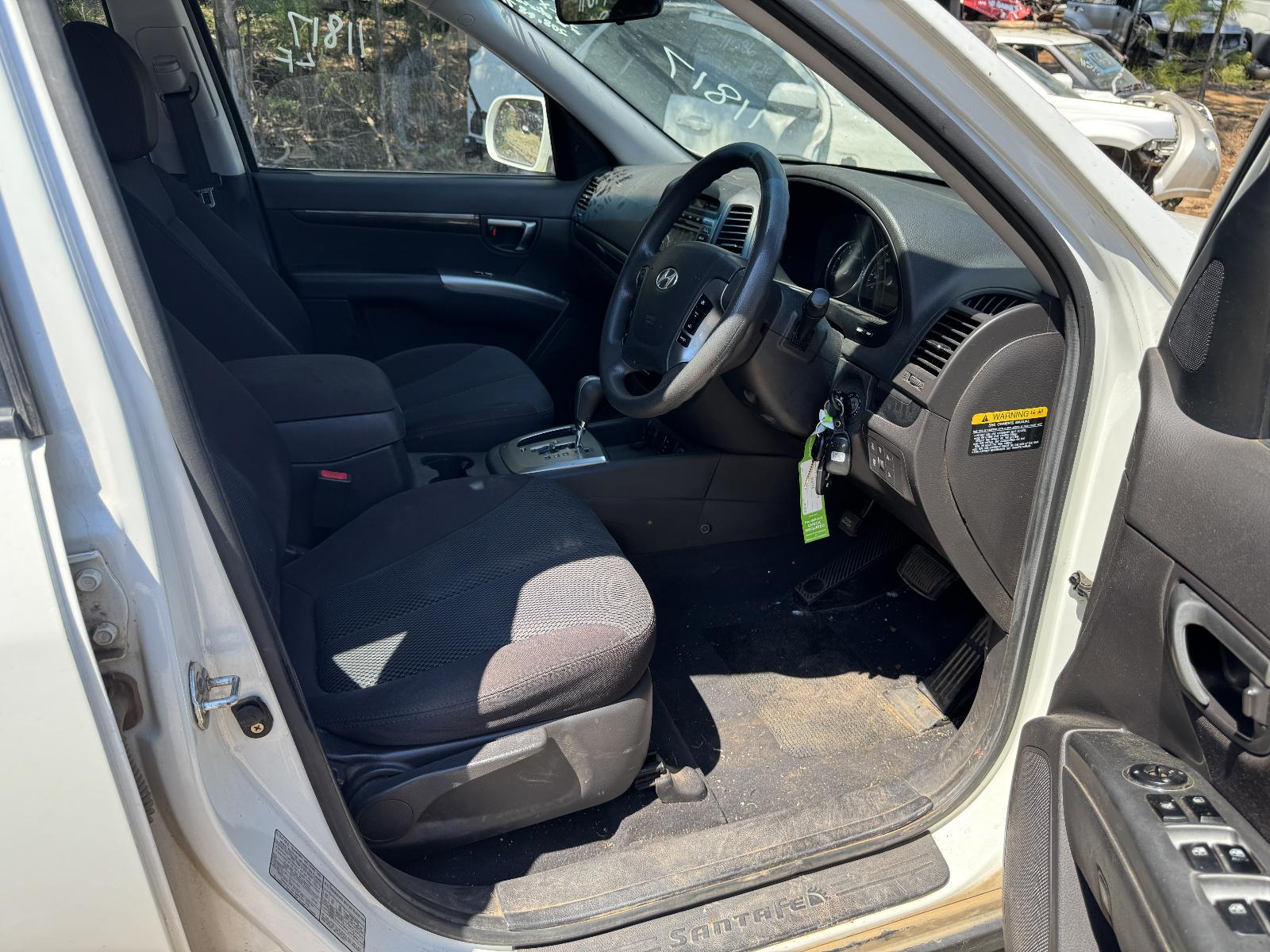 View HYUNDAI SANTA FE 2011 5 Door Station Wagon Breaking