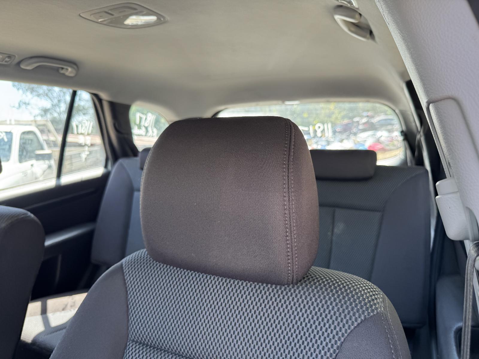 View HYUNDAI SANTA FE 2011 5 Door Station Wagon Breaking