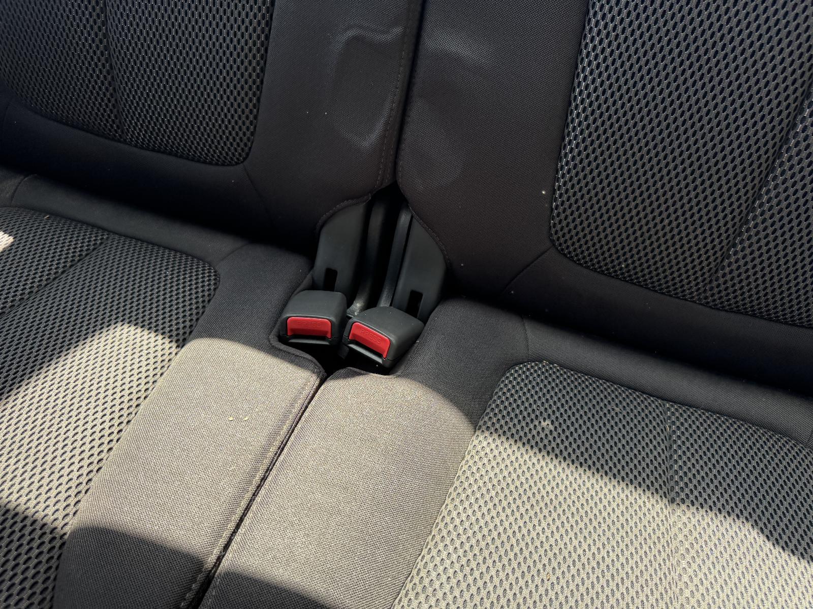 View HYUNDAI SANTA FE 2011 5 Door Station Wagon Breaking