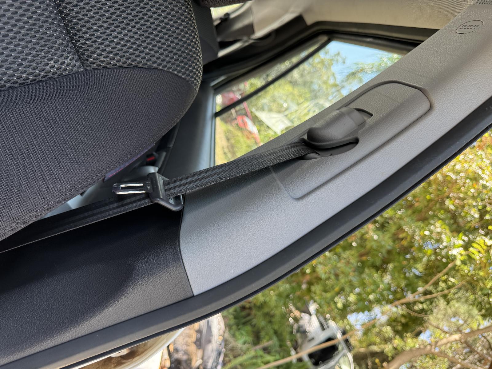 View HYUNDAI SANTA FE 2011 5 Door Station Wagon Breaking
