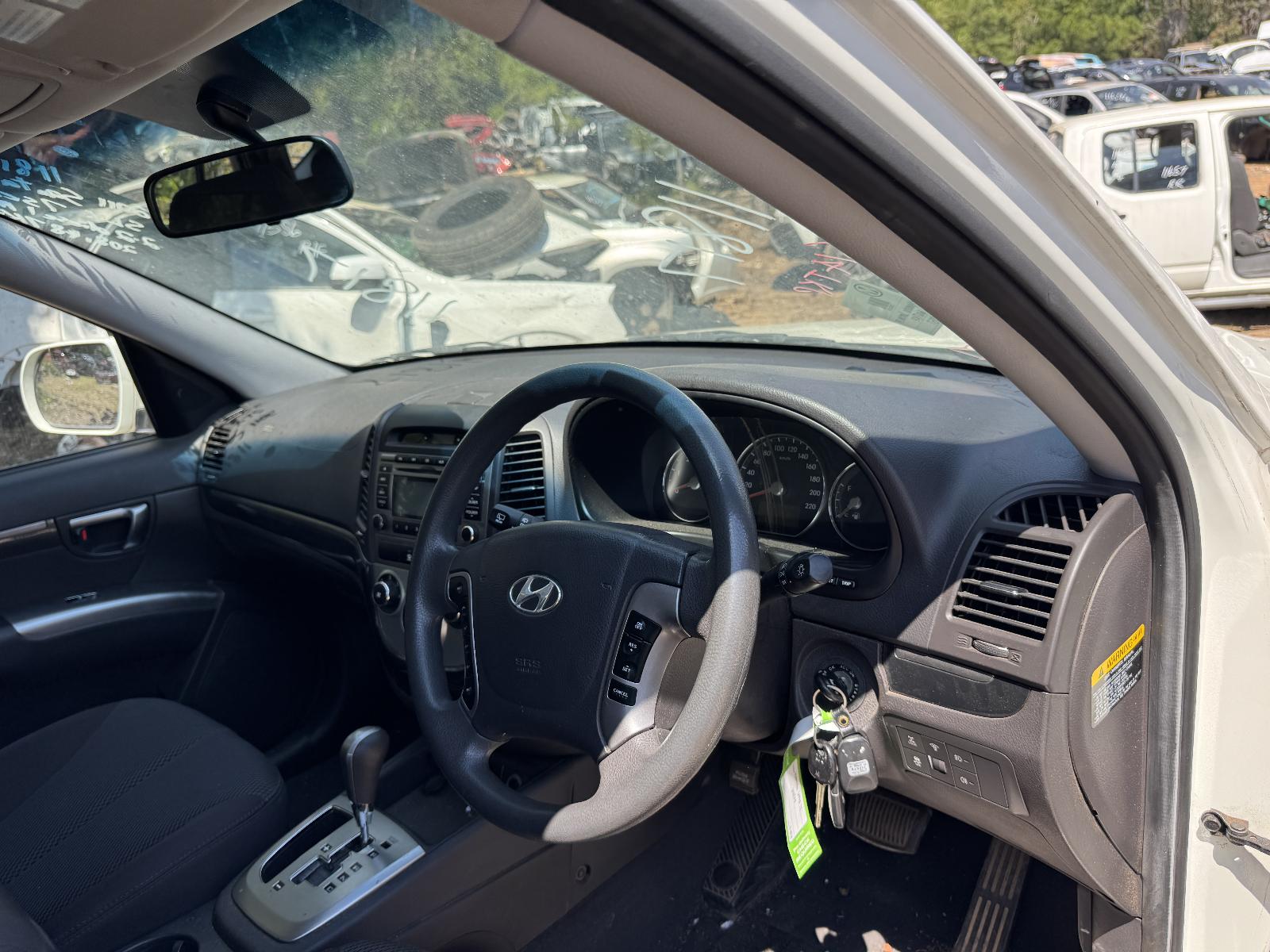 View HYUNDAI SANTA FE 2011 5 Door Station Wagon Breaking