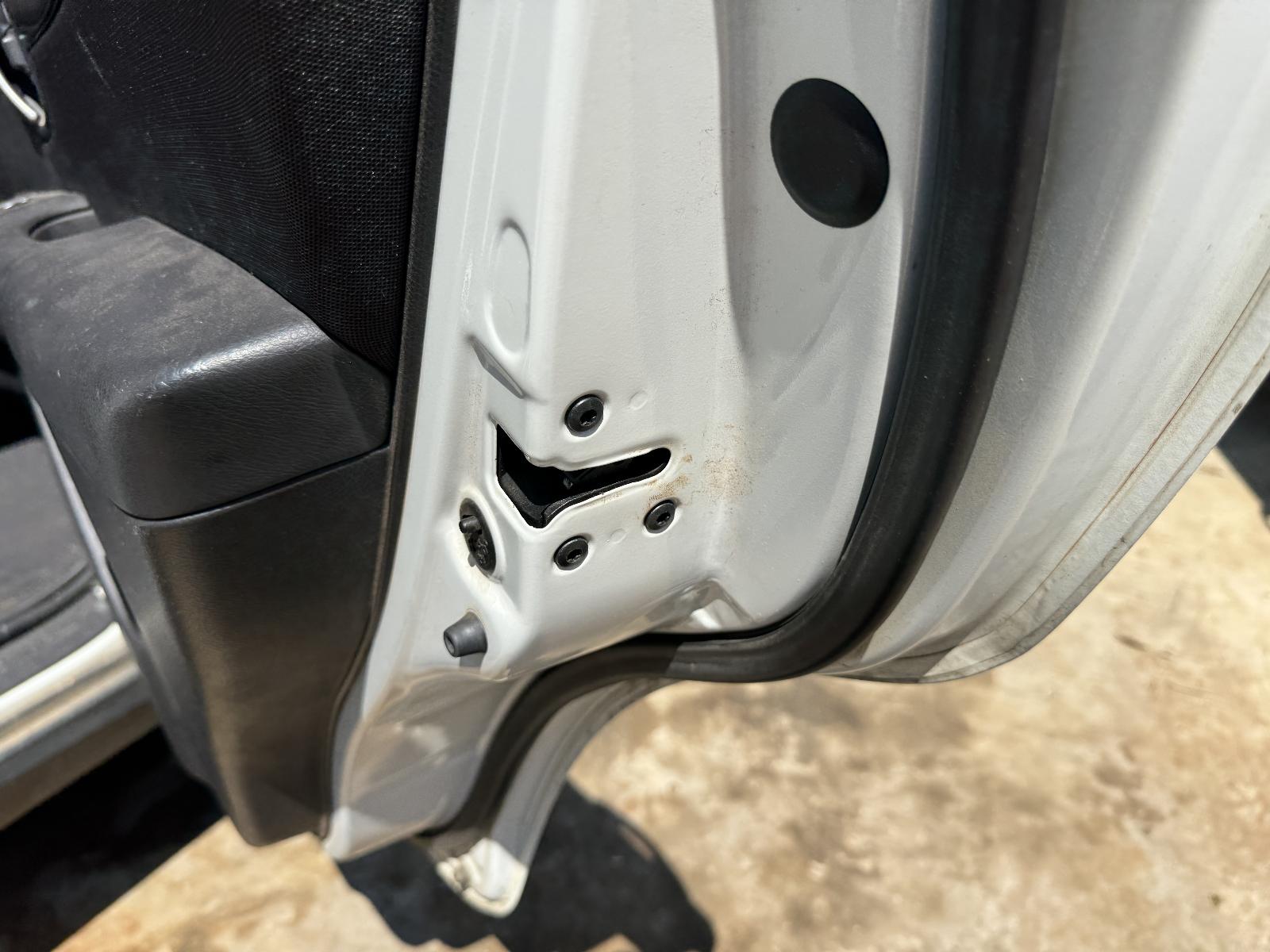 View HYUNDAI SANTA FE 2011 5 Door Station Wagon Breaking
