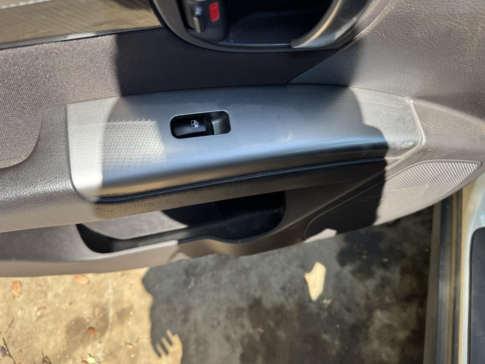 View HYUNDAI SANTA FE 2011 5 Door Station Wagon Breaking
