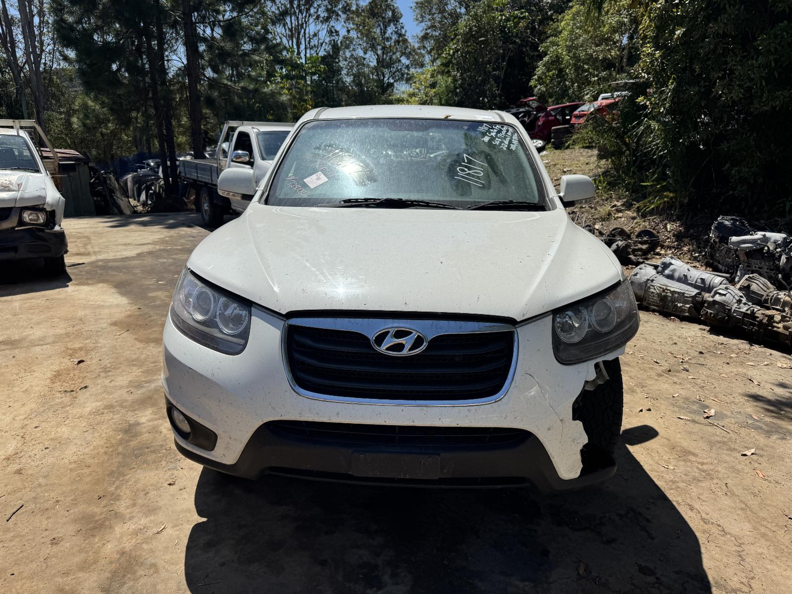 View HYUNDAI SANTA FE 2011 5 Door Station Wagon Breaking