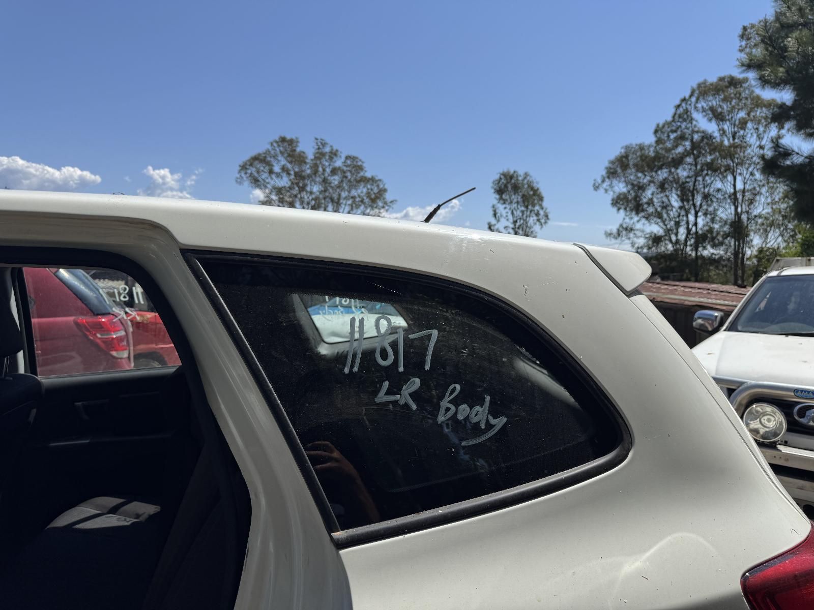 View HYUNDAI SANTA FE 2011 5 Door Station Wagon Breaking