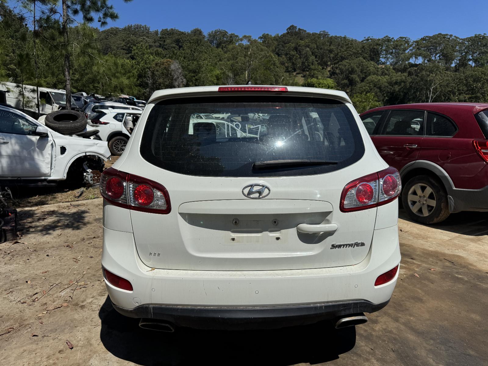 View HYUNDAI SANTA FE 2011 5 Door Station Wagon Breaking