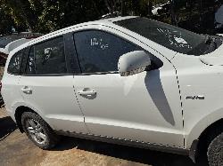 View HYUNDAI SANTA FE 2011 5 Door Station Wagon Breaking
