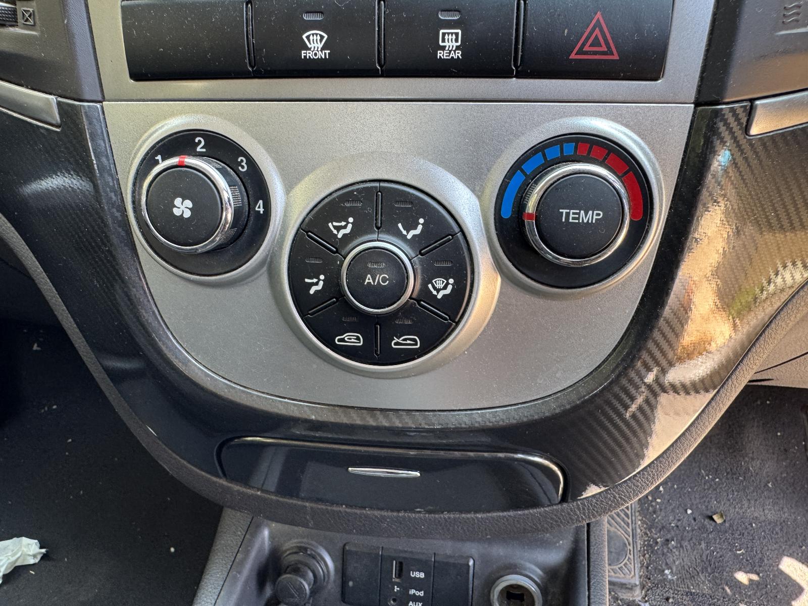 View HYUNDAI SANTA FE 2011 5 Door Station Wagon Breaking