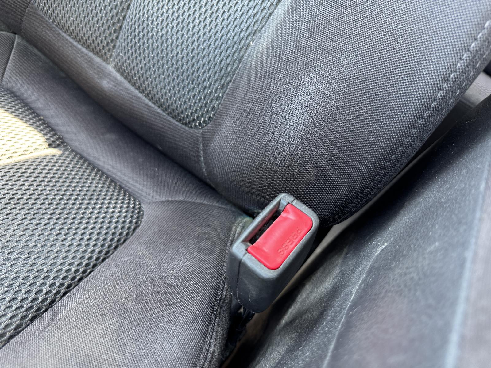 View HYUNDAI SANTA FE 2011 5 Door Station Wagon Breaking