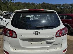 View HYUNDAI SANTA FE 2011 5 Door Station Wagon Breaking
