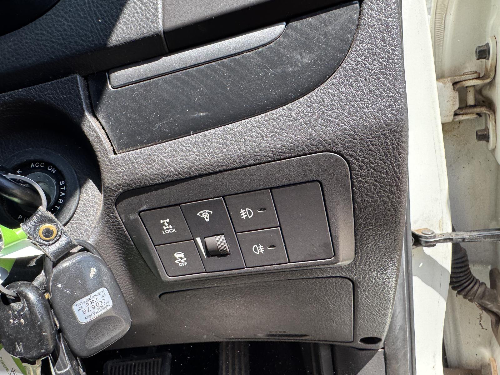 View HYUNDAI SANTA FE 2011 5 Door Station Wagon Breaking