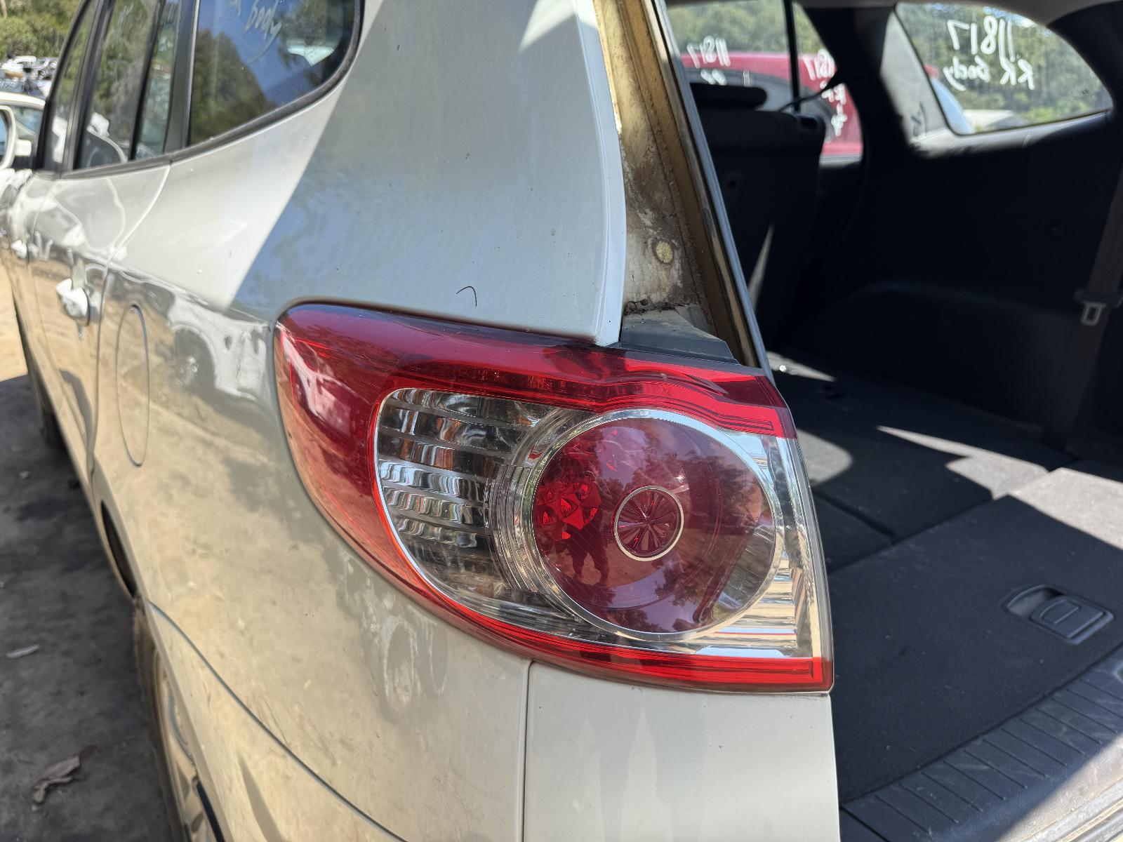 View HYUNDAI SANTA FE 2011 5 Door Station Wagon Breaking