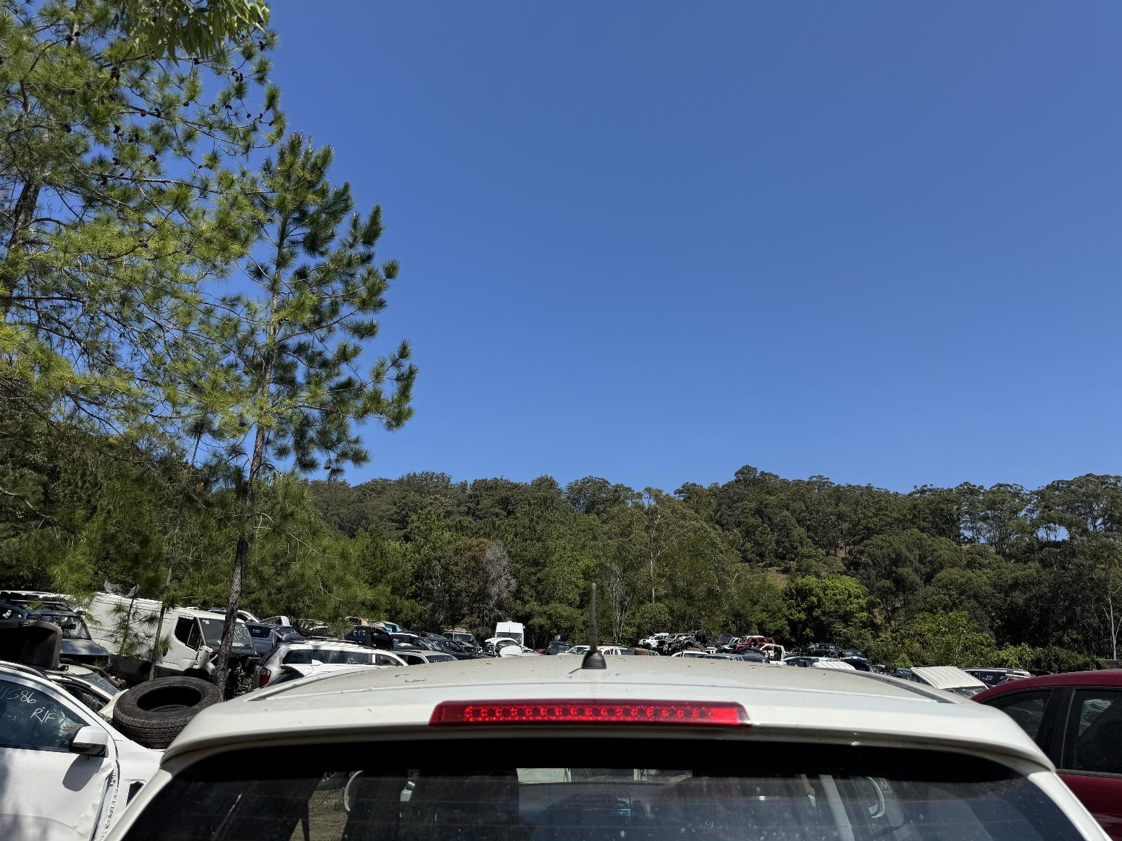 View HYUNDAI SANTA FE 2011 5 Door Station Wagon Breaking