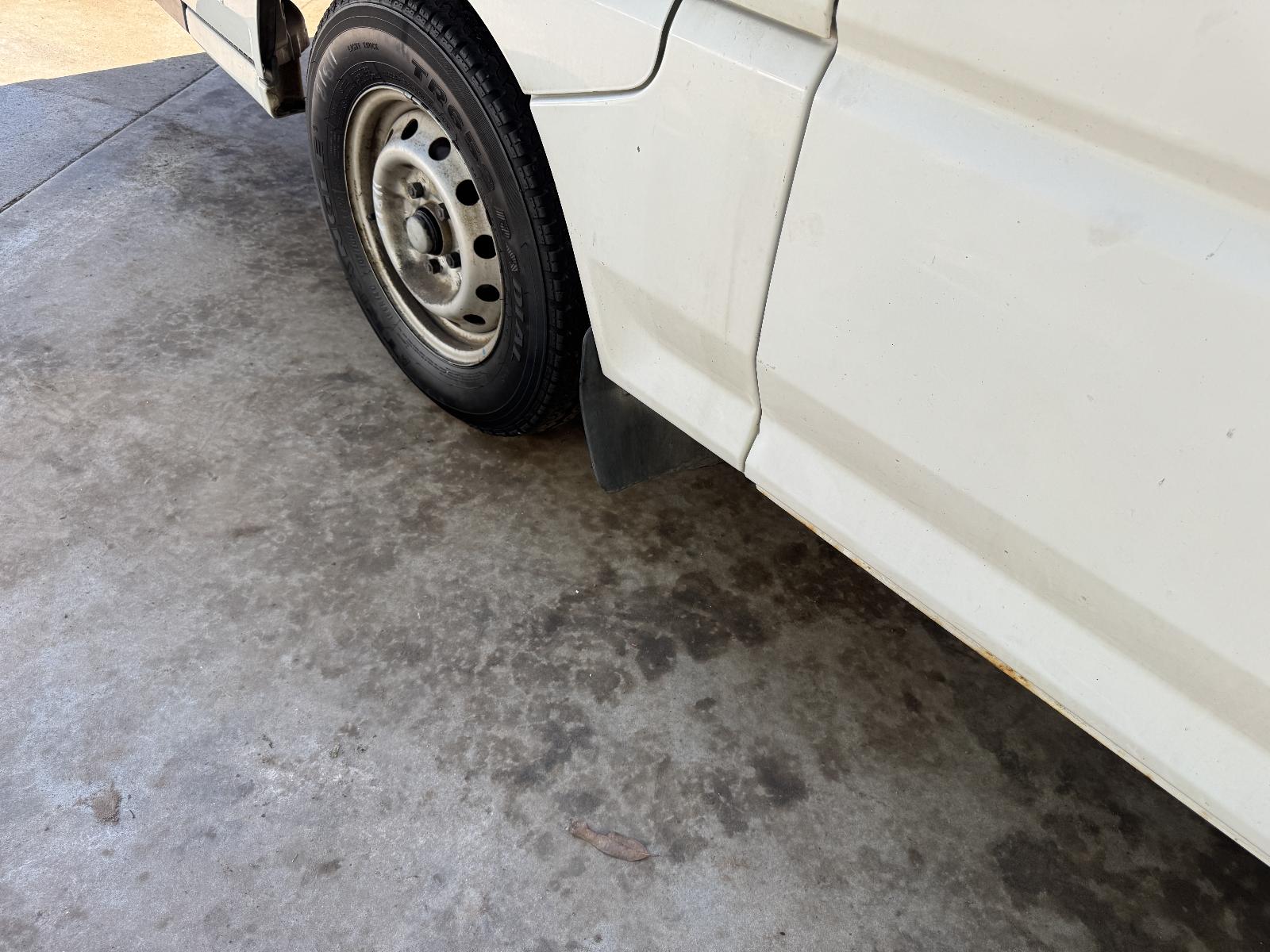 View MITSUBISHI L300 2007 2 Door Van Breaking