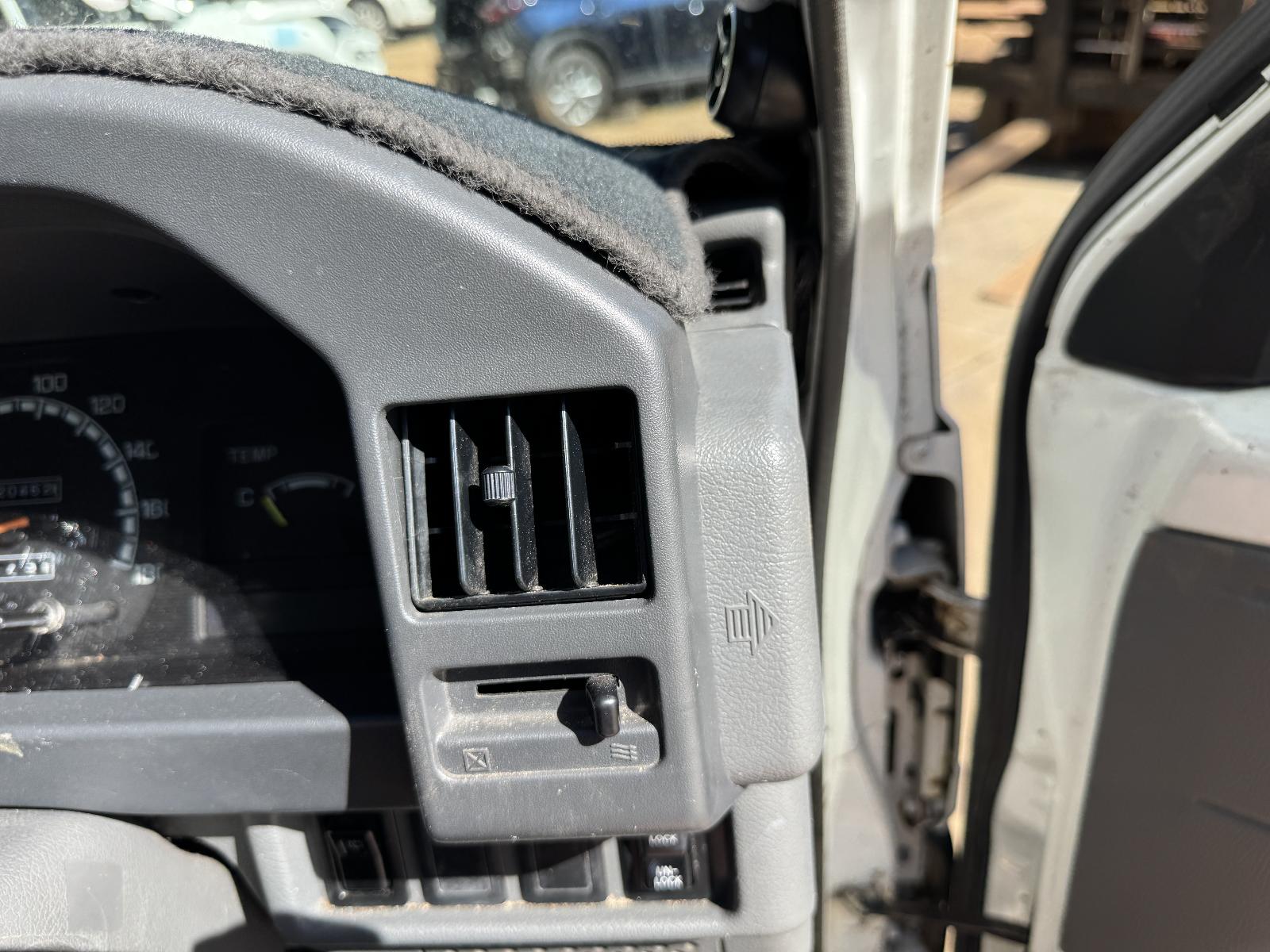 View MITSUBISHI L300 2007 2 Door Van Breaking