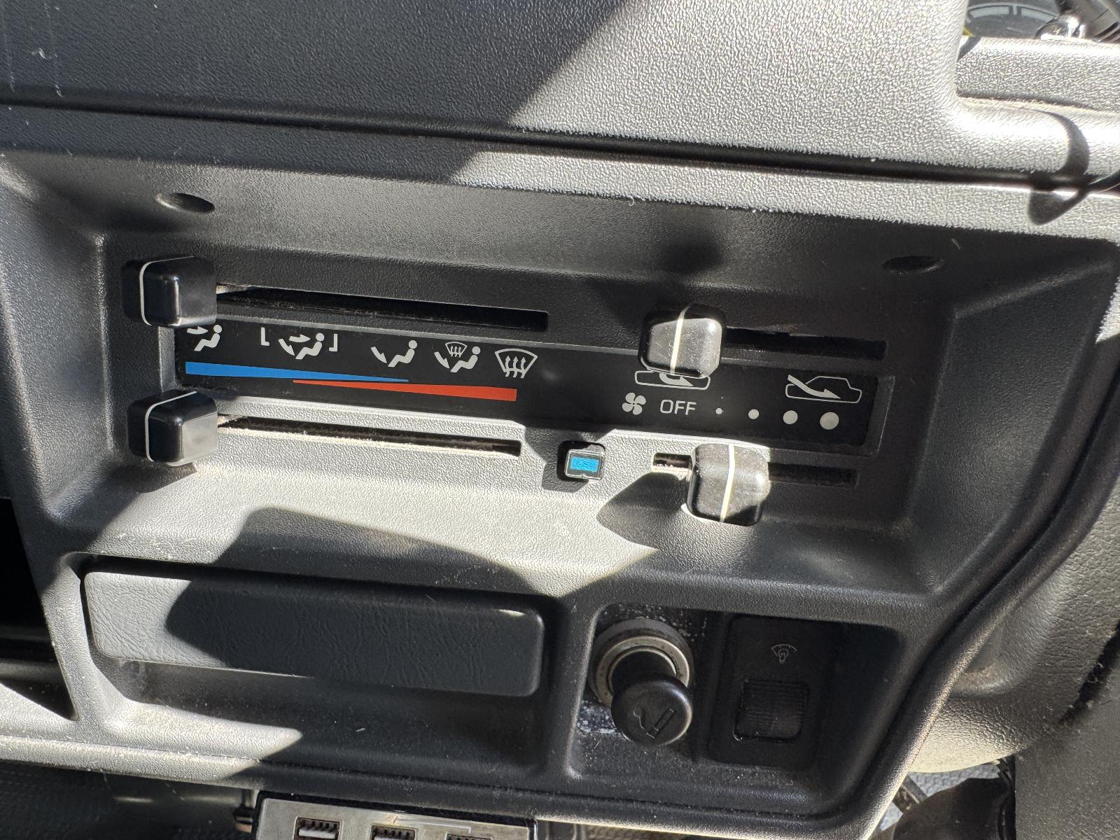 View MITSUBISHI L300 2007 2 Door Van Breaking