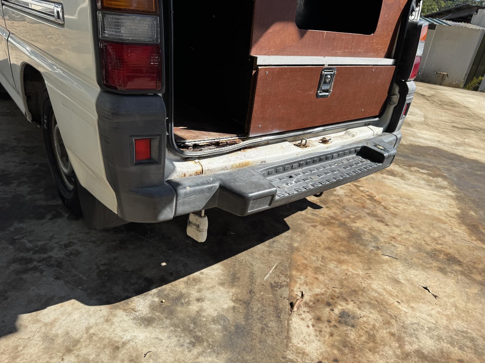 View MITSUBISHI L300 2007 2 Door Van Breaking