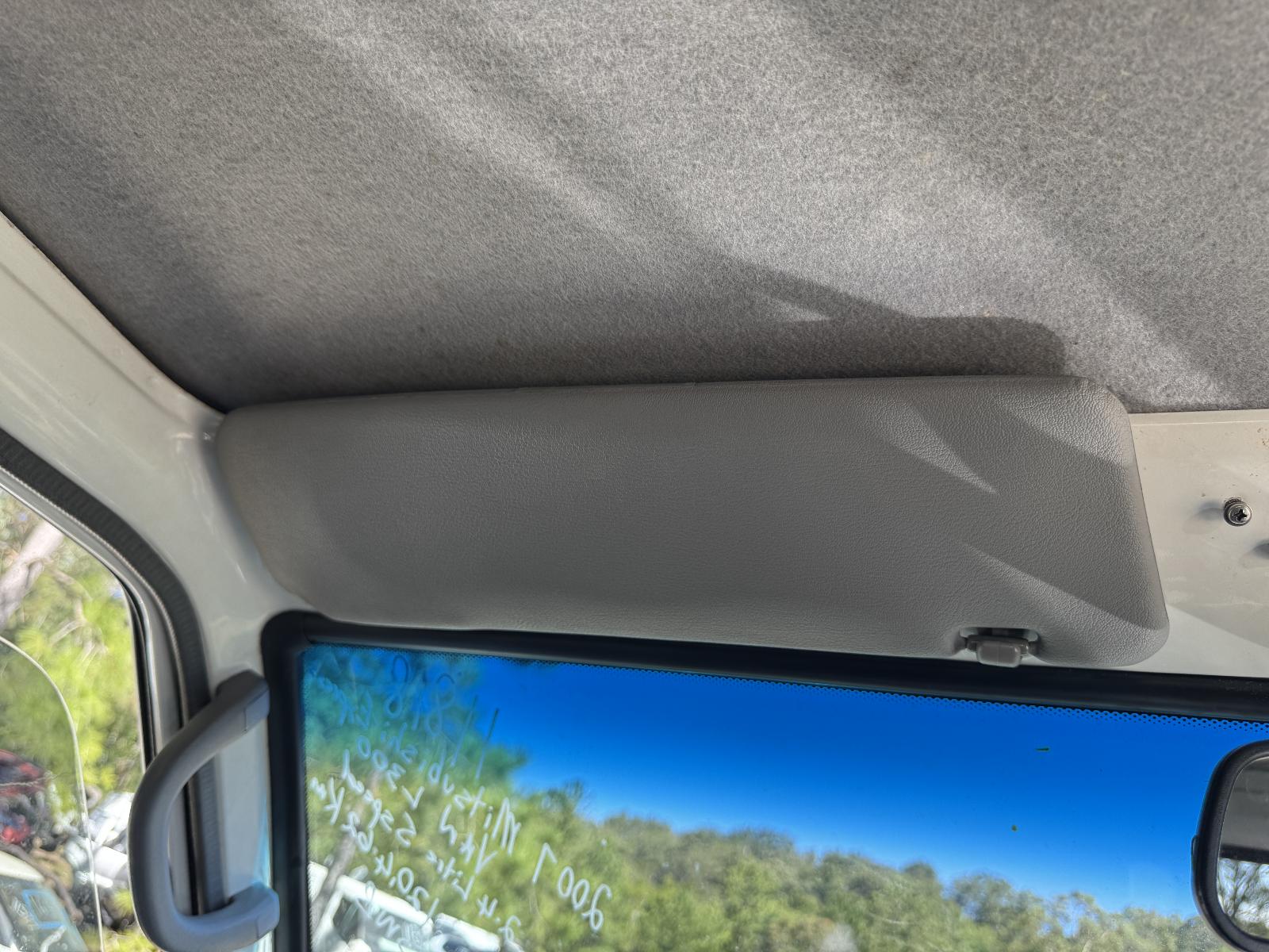 View MITSUBISHI L300 2007 2 Door Van Breaking
