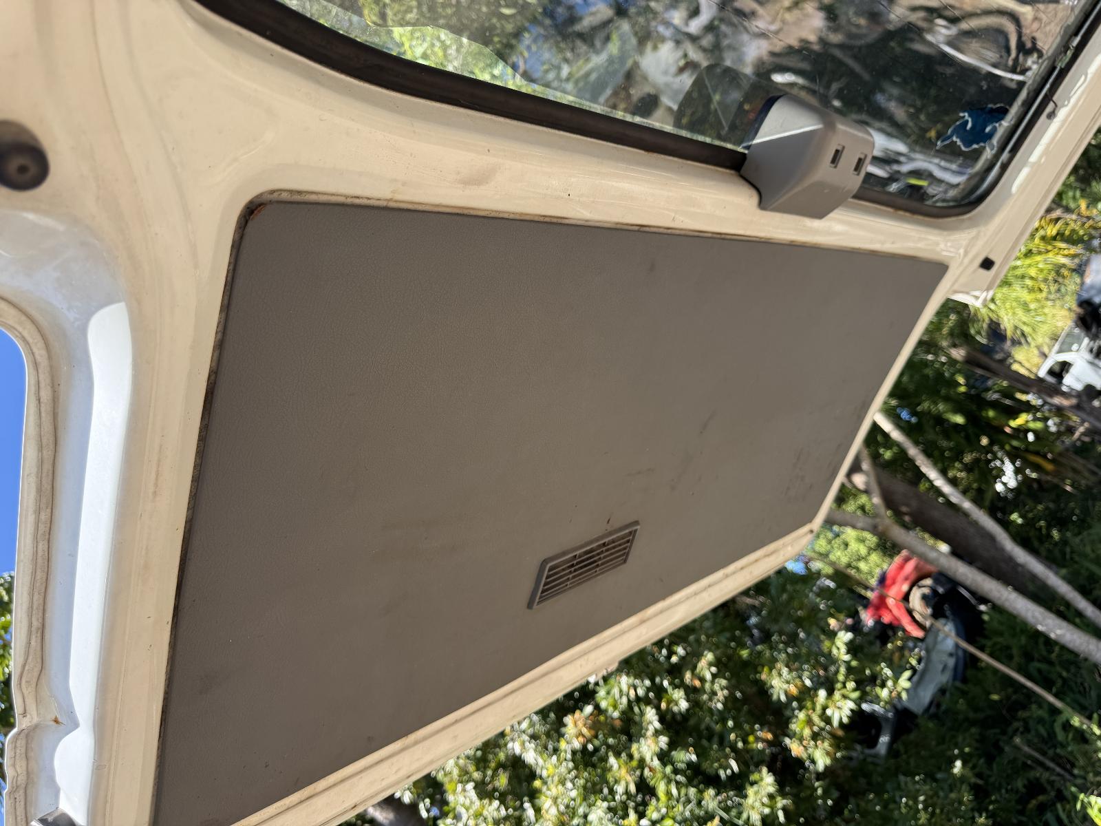 View MITSUBISHI L300 2007 2 Door Van Breaking