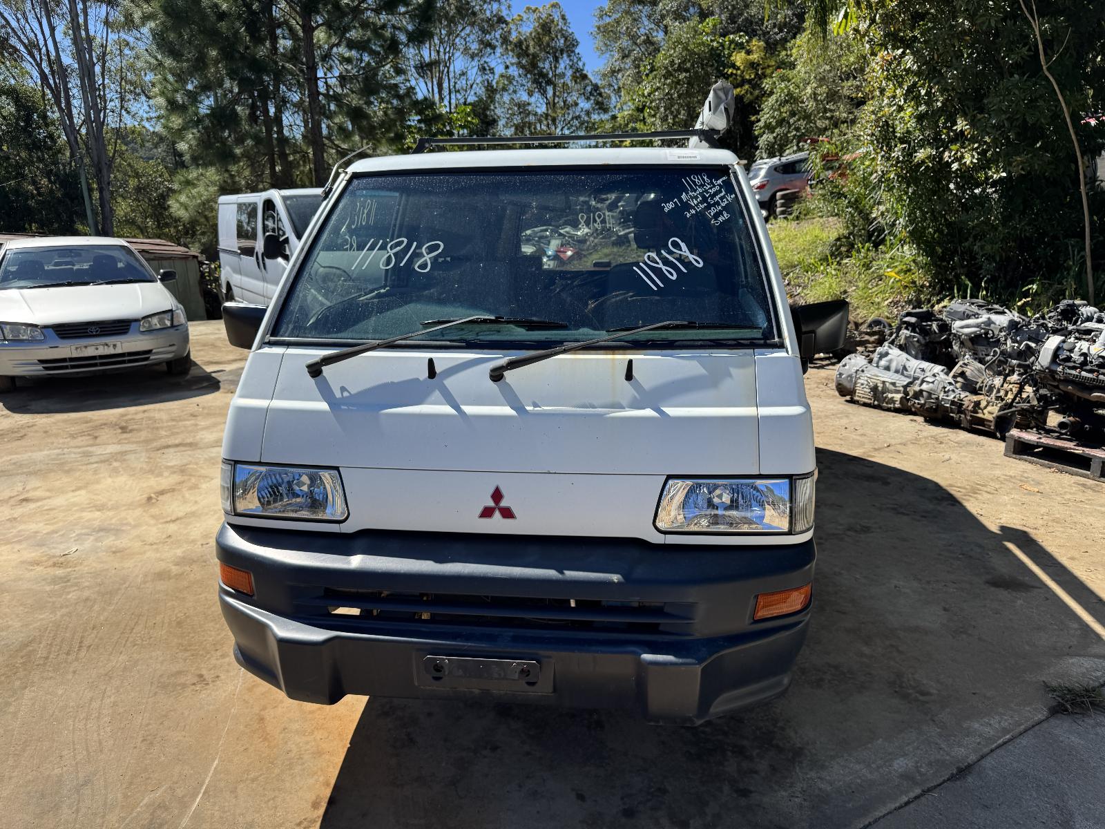 View MITSUBISHI L300 2007 2 Door Van Breaking