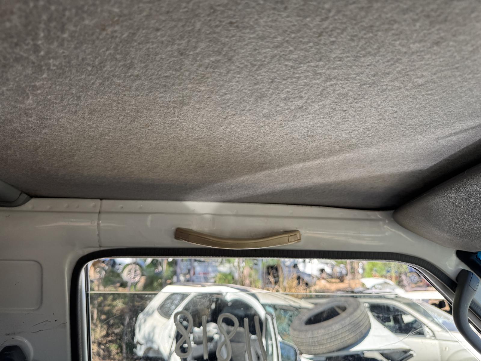 View MITSUBISHI L300 2007 2 Door Van Breaking