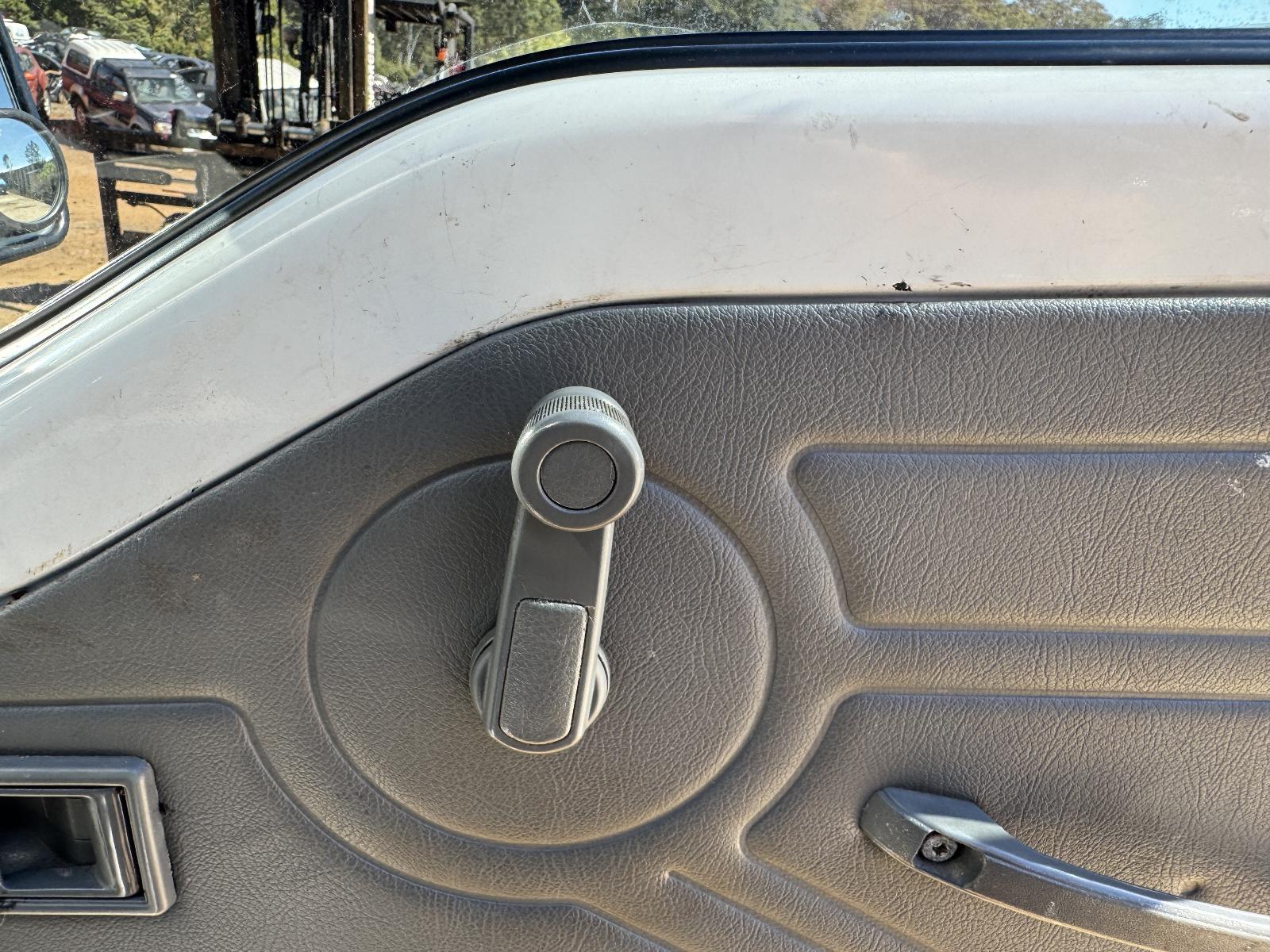 View MITSUBISHI L300 2007 2 Door Van Breaking