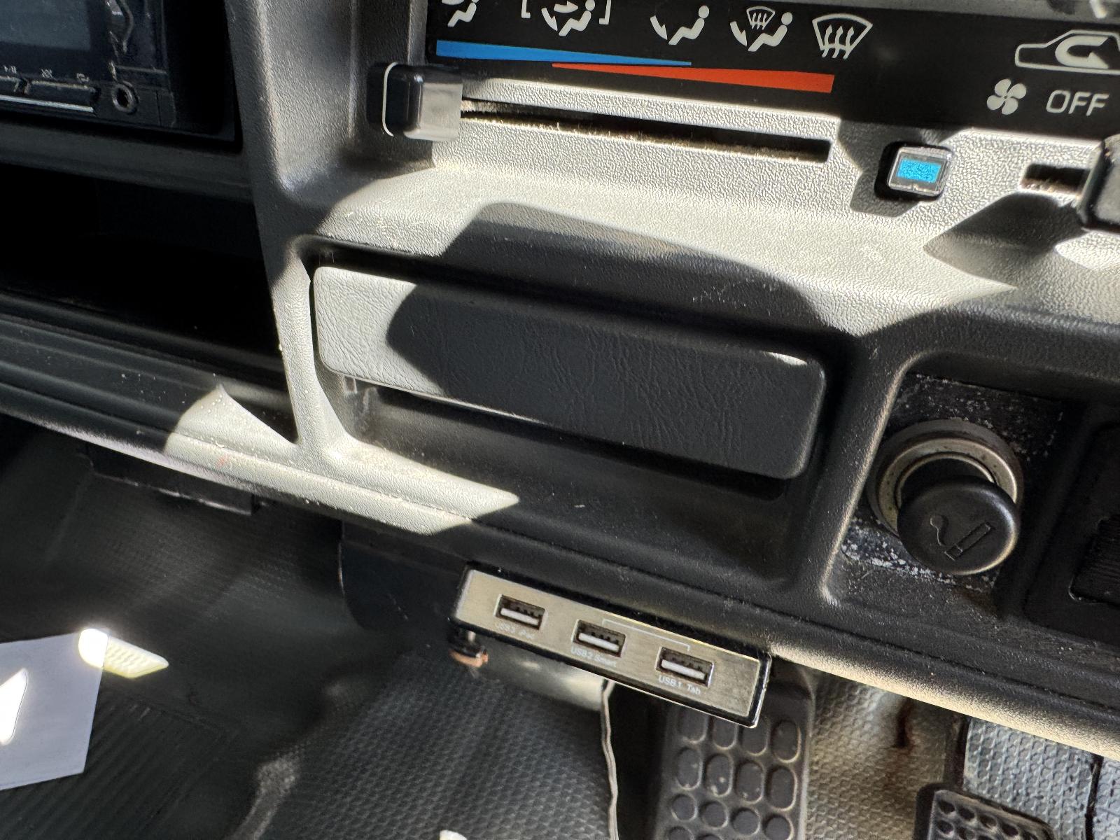 View MITSUBISHI L300 2007 2 Door Van Breaking