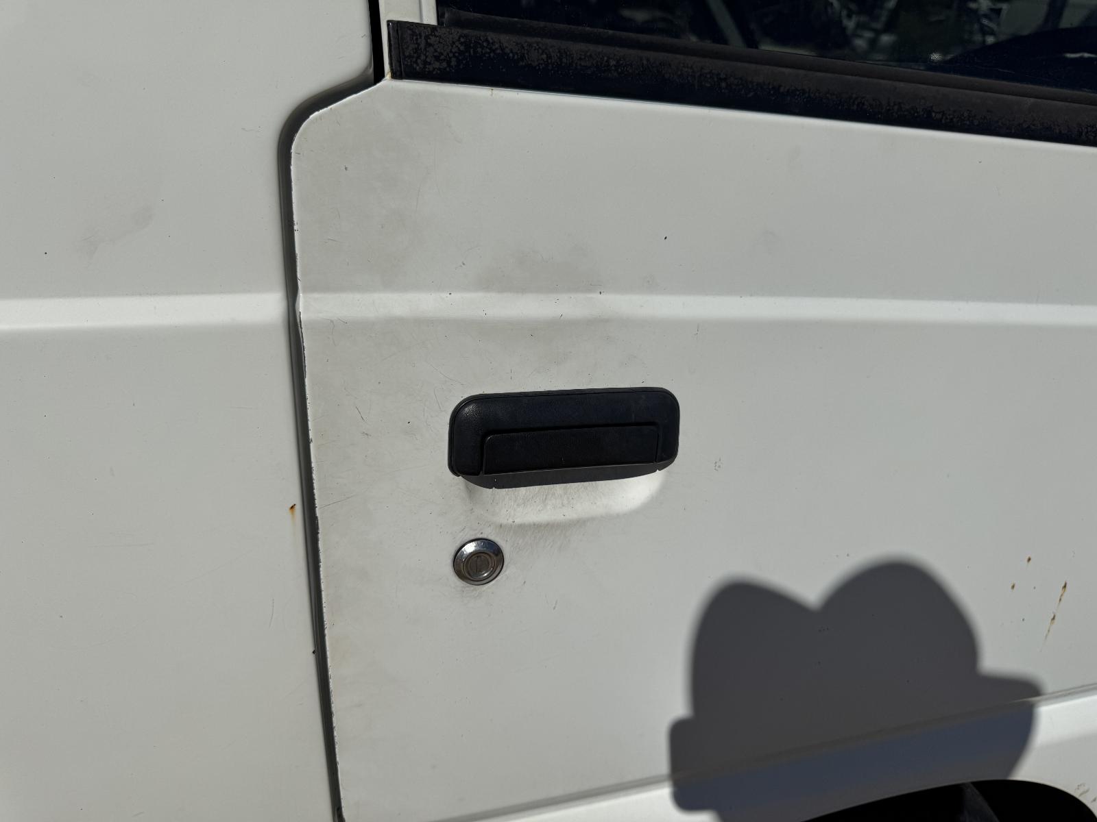 View MITSUBISHI L300 2007 2 Door Van Breaking