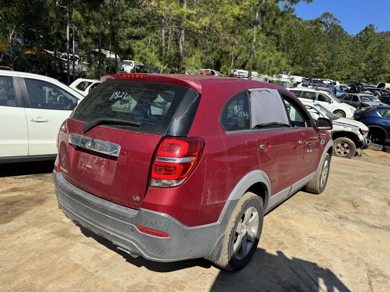 View HOLDEN CAPTIVA 2015 5 Door Station Wagon Breaking