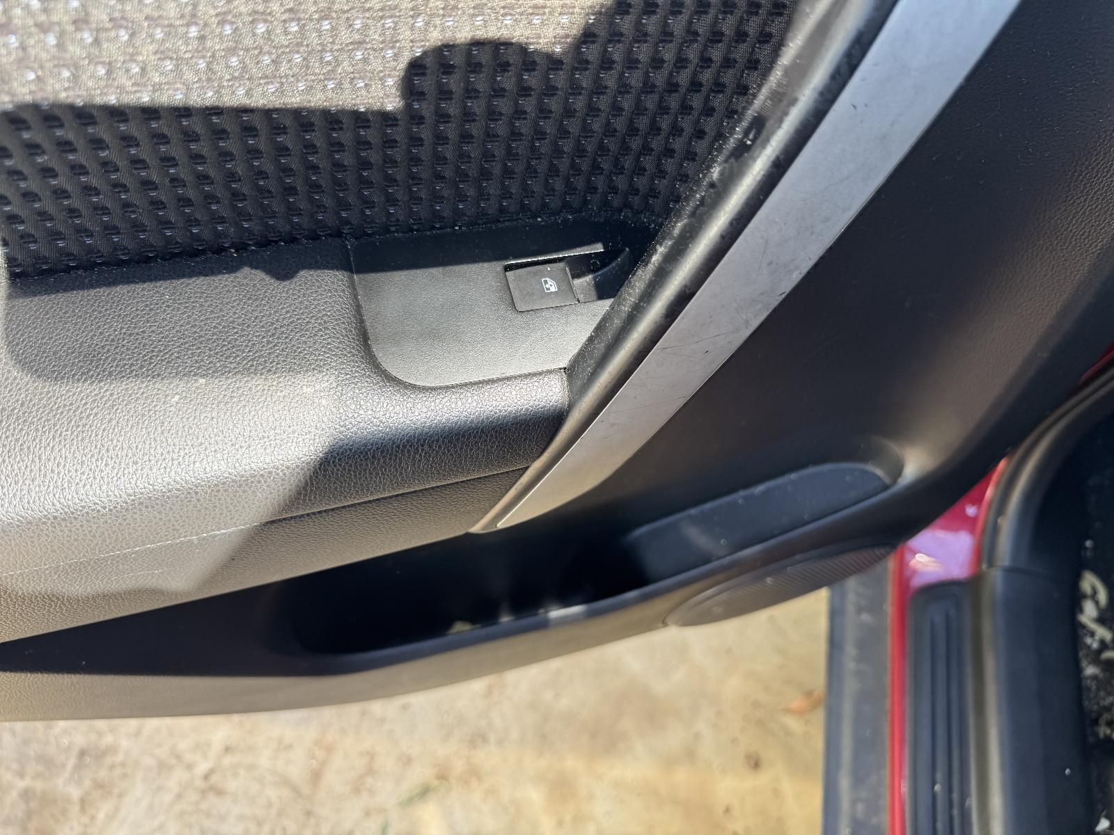 View HOLDEN CAPTIVA 2015 5 Door Station Wagon Breaking