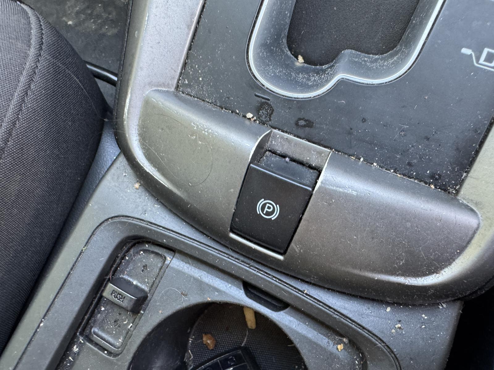 View HOLDEN CAPTIVA 2015 5 Door Station Wagon Breaking