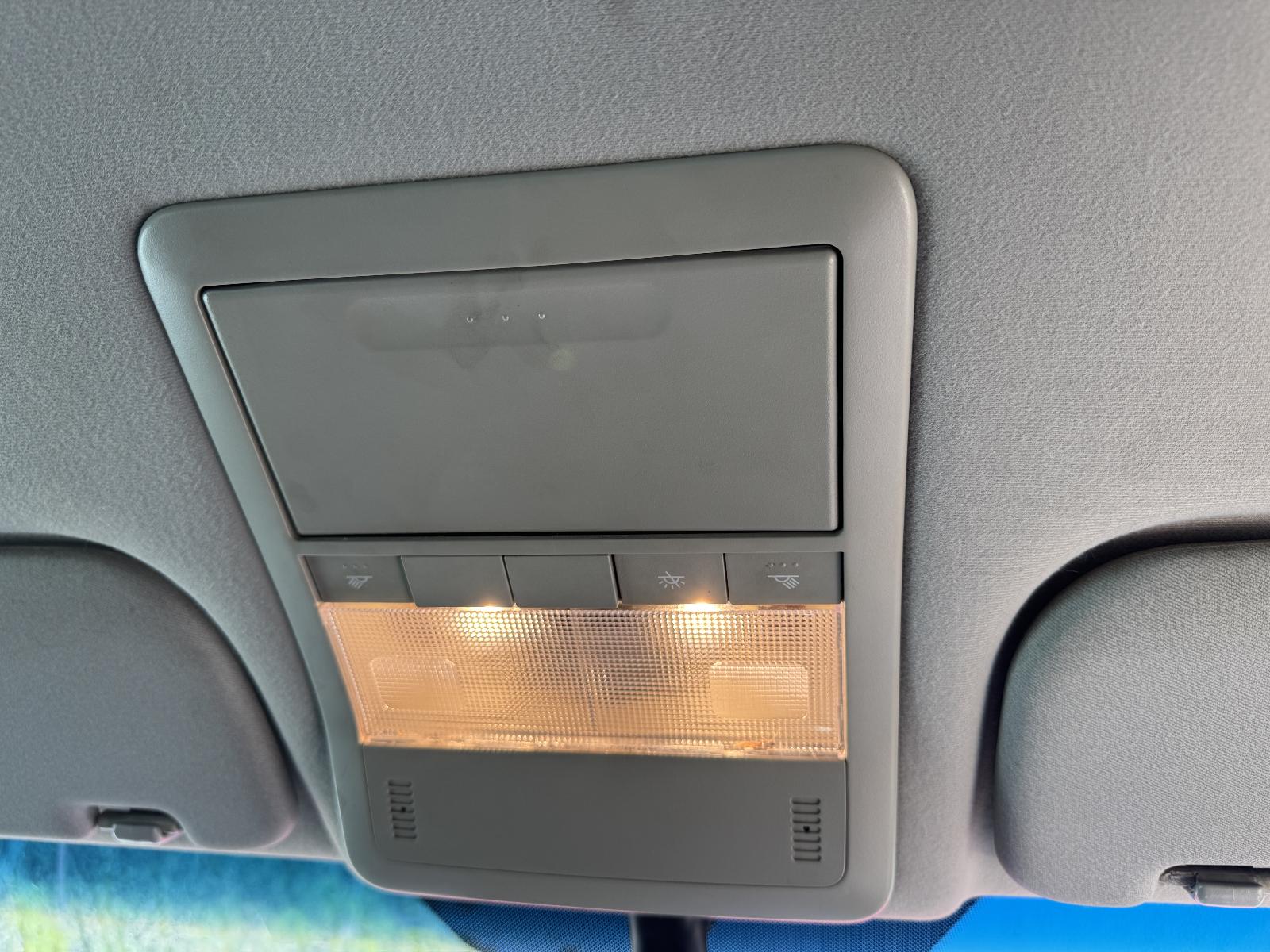 View HOLDEN CAPTIVA 2015 5 Door Station Wagon Breaking