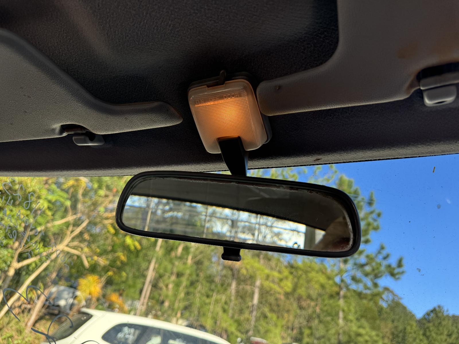 View TOYOTA HILUX 2002 2 Door Pickup Breaking