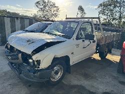 View TOYOTA HILUX 2002 2 Door Pickup Breaking