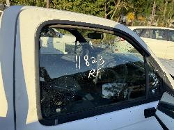 View TOYOTA HILUX 2002 2 Door Pickup Breaking
