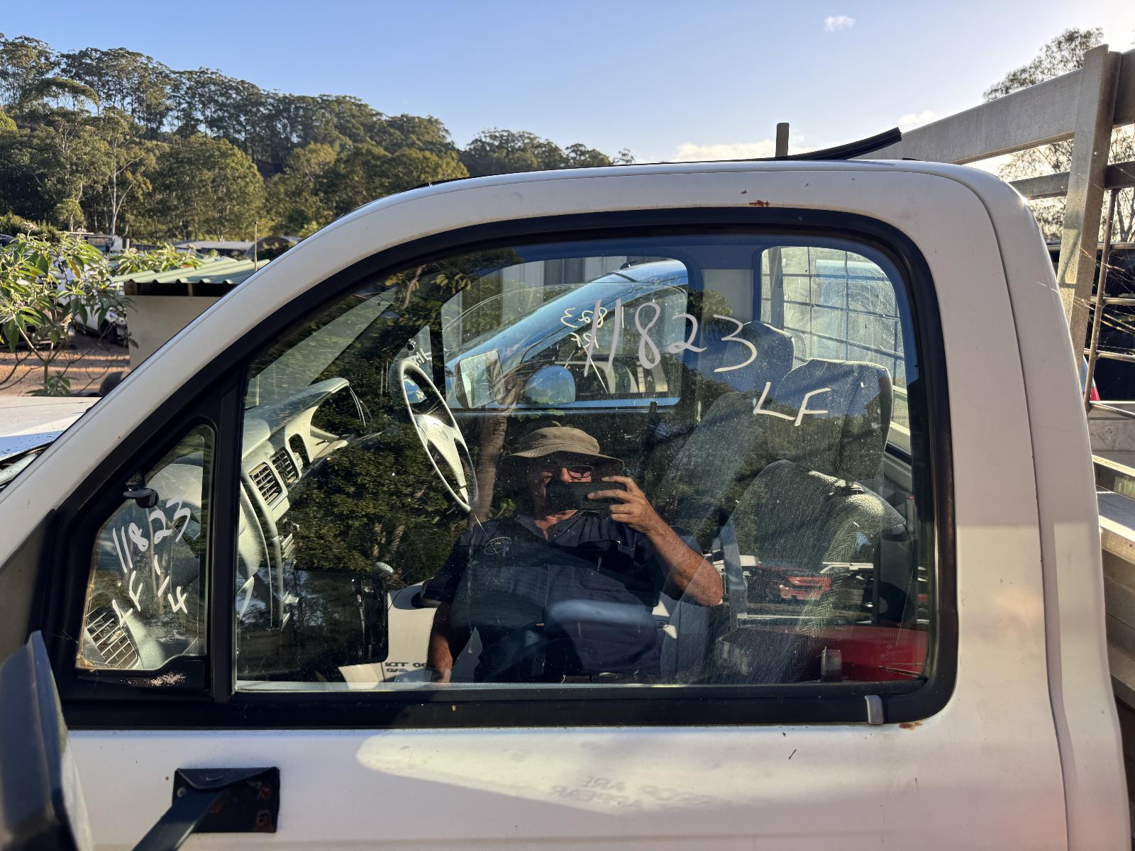View TOYOTA HILUX 2002 2 Door Pickup Breaking