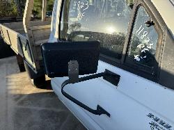 View TOYOTA HILUX 2002 2 Door Pickup Breaking