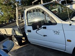 View TOYOTA HILUX 2002 2 Door Pickup Breaking