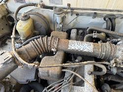 View TOYOTA HILUX 2002 2 Door Pickup Breaking