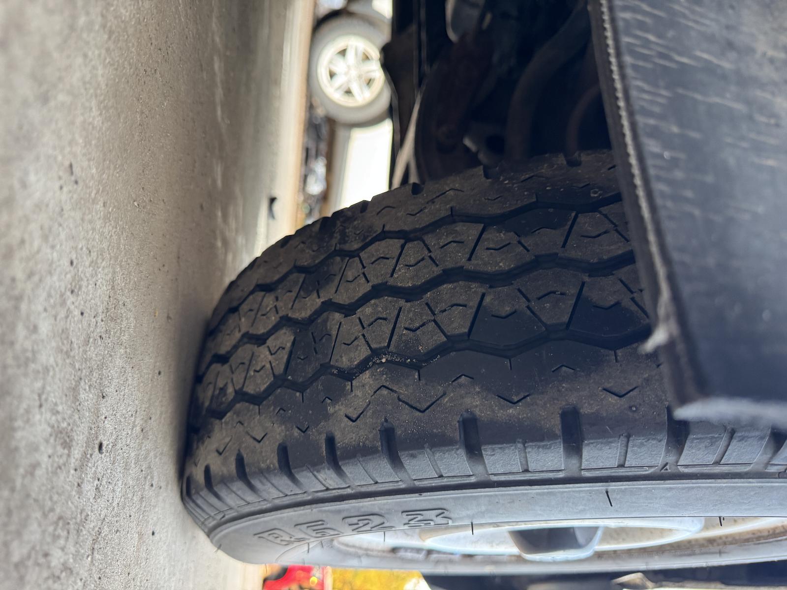 View TOYOTA HILUX 2002 2 Door Pickup Breaking