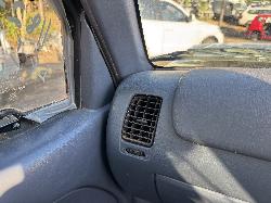 View TOYOTA HILUX 2002 2 Door Pickup Breaking