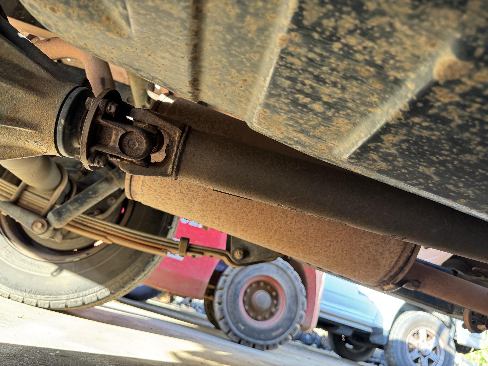 View TOYOTA HILUX 2002 2 Door Pickup Breaking